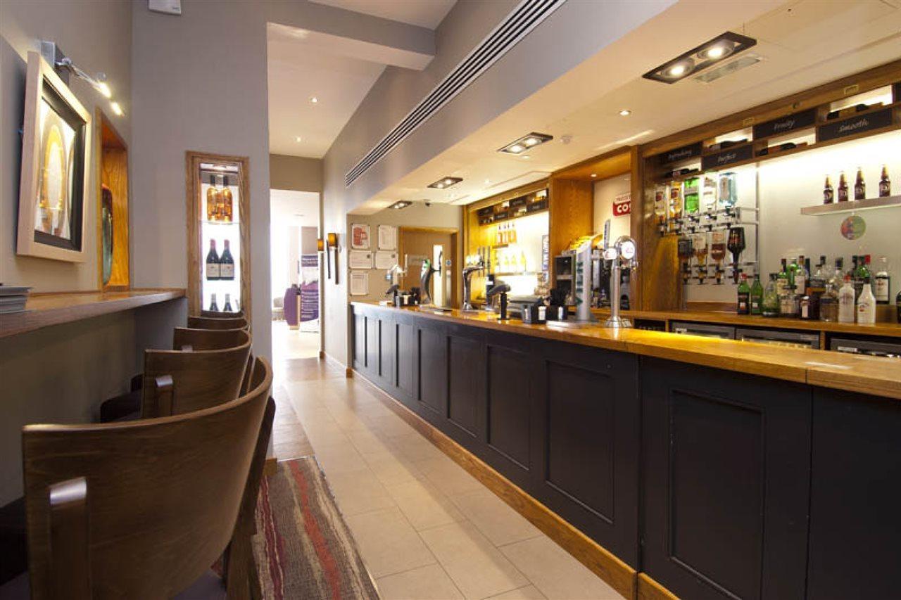 Premier Inn London City Exterior photo