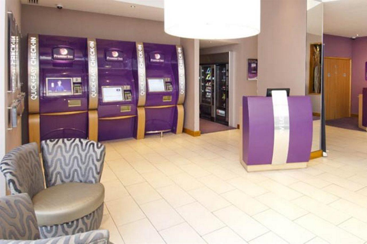 Premier Inn London City Exterior photo