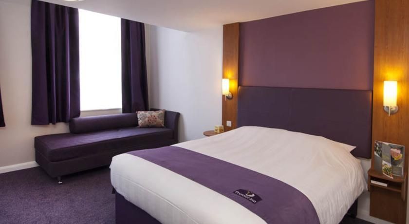 Premier Inn London City Exterior photo