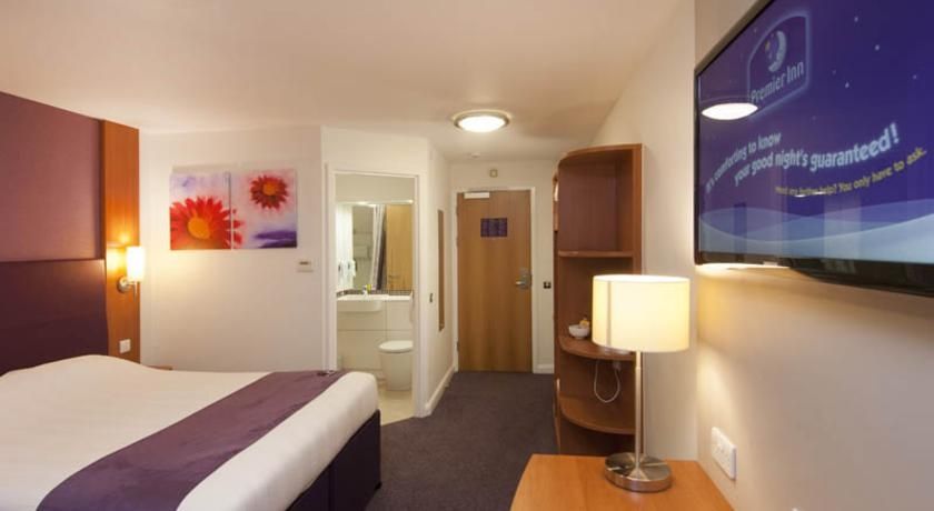 Premier Inn London City Exterior photo
